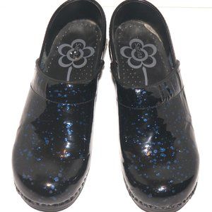 Sanita Danish Women's Leather Clogs Size EU 38 US Size 7 - Black with Blue Dots